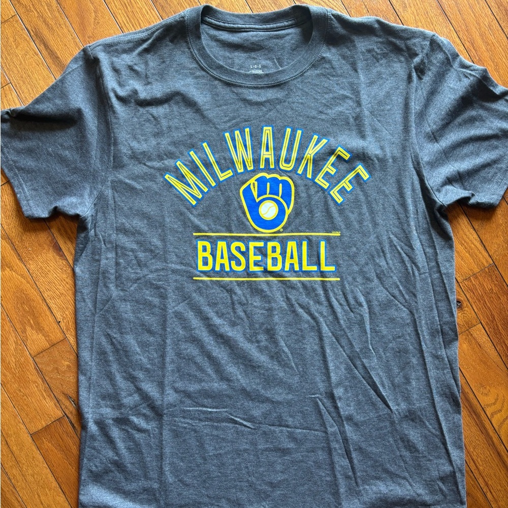 MLB Milwaukee Baseball T-shirt Large